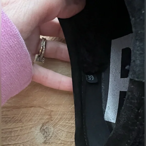 P448 Bubble Genuine Shearling Slipper In Black size 8.5 - Picture 9 of 11